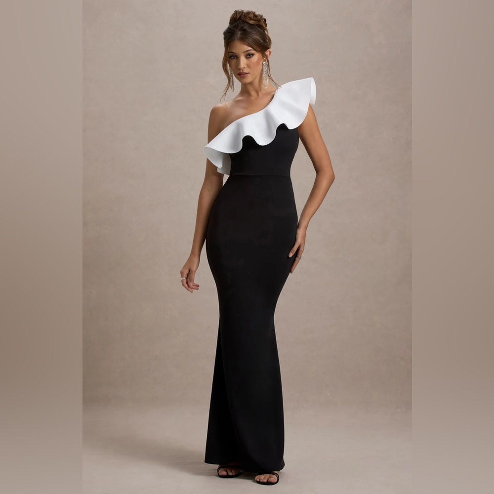 Club L London BLACK & WHITE RUFFLED ONE-SHOULDER MAXI DRESS